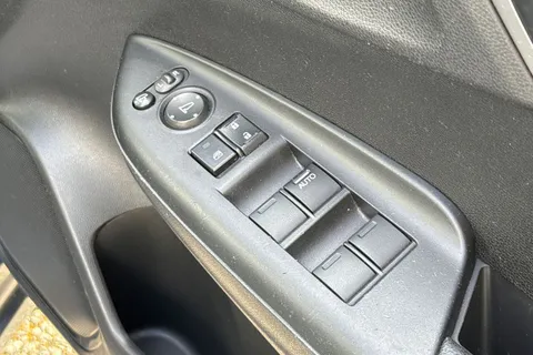 MW18WVR Honda Jazz 1.3 i-VTEC SE Euro 6 (s/s) 5dr Thumbnail #24