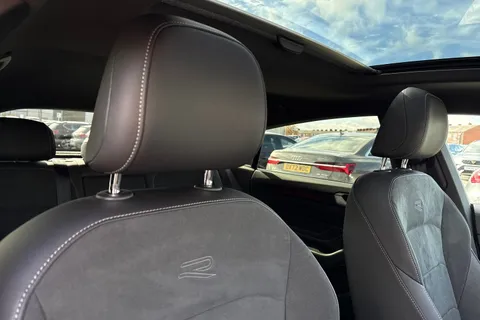 PN22WCV Volkswagen Arteon 2.0 TSI R-Line 5dr DSG **HEATED WINDSCREEN, DCC, REAR CAM, 20' ALLOYS** Thumbnail #25