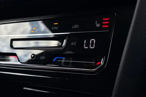 PN22WCV Volkswagen Arteon 2.0 TSI R-Line 5dr DSG **HEATED WINDSCREEN, DCC, REAR CAM, 20' ALLOYS** Thumbnail #36