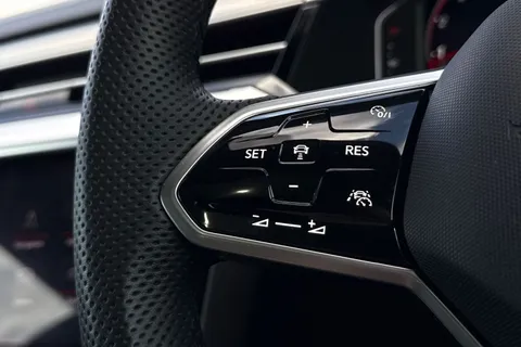 PN22WCV Volkswagen Arteon 2.0 TSI R-Line 5dr DSG **HEATED WINDSCREEN, DCC, REAR CAM, 20' ALLOYS** Thumbnail #37