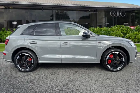 FL20EHJ Audi Q5 Black Edition 40 TDI quattro 190 PS S tronic Thumbnail #4