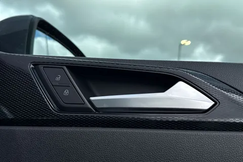 MJ23EZA Volkswagen Polo 1.0 TSI Life 5dr DSG **PARKING SENSORS** Thumbnail #35