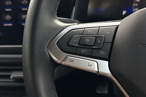 MJ23EZA Volkswagen Polo 1.0 TSI Life 5dr DSG **PARKING SENSORS** Thumbnail #37