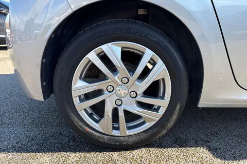 KO69XTG PEUGEOT 208 1.2 PureTech Active Euro 6 (s/s) 5dr Thumbnail #12