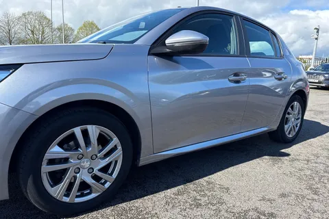 KO69XTG PEUGEOT 208 1.2 PureTech Active Euro 6 (s/s) 5dr Thumbnail #29