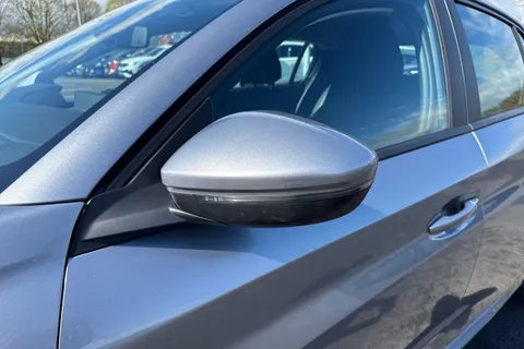 KO69XTG PEUGEOT 208 1.2 PureTech Active Euro 6 (s/s) 5dr Thumbnail #30