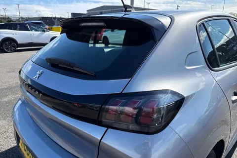 KO69XTG PEUGEOT 208 1.2 PureTech Active Euro 6 (s/s) 5dr Thumbnail #33