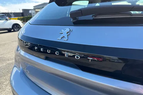 KO69XTG PEUGEOT 208 1.2 PureTech Active Euro 6 (s/s) 5dr Thumbnail #35