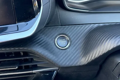 KO69XTG PEUGEOT 208 1.2 PureTech Active Euro 6 (s/s) 5dr Thumbnail #55