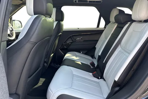 FM74RHY Land Rover Range Rover Sport 3.0 P550e Autobiography 5dr Thumbnail #5