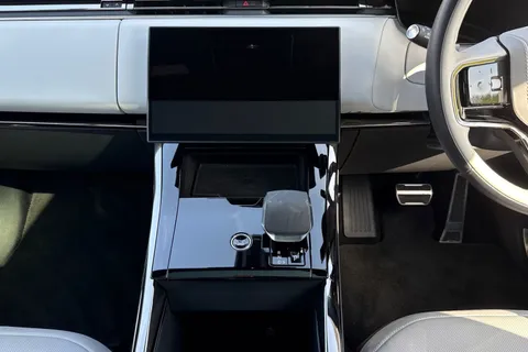 FM74RHY Land Rover Range Rover Sport 3.0 P550e Autobiography 5dr Thumbnail #16