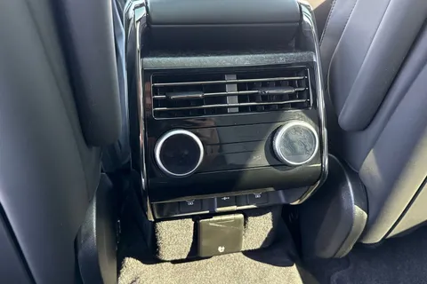 FM74RHY Land Rover Range Rover Sport 3.0 P550e Autobiography 5dr Thumbnail #20