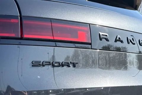 FM74RHY Land Rover Range Rover Sport 3.0 P550e Autobiography 5dr Thumbnail #21