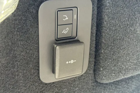 KK24CDY Land Rover Range Rover Evoque 1.5 P270e Dynamic HSE 5dr Thumbnail #29