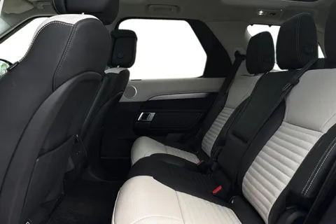 KM74FLV Land Rover Discovery 3.0 D350 Dynamic HSE 5dr Thumbnail #5