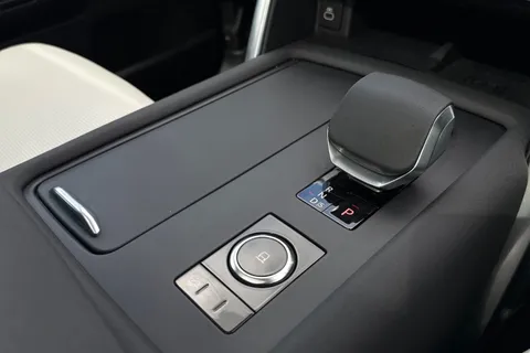 KM74FLV Land Rover Discovery 3.0 D350 Dynamic HSE 5dr Thumbnail #15