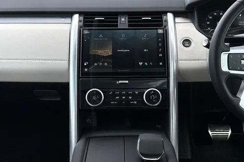 KM74FLV Land Rover Discovery 3.0 D350 Dynamic HSE 5dr Thumbnail #16