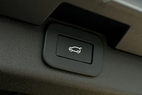 KM74FLV Land Rover Discovery 3.0 D350 Dynamic HSE 5dr Thumbnail #35