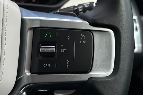 KM74FLV Land Rover Discovery 3.0 D350 Dynamic HSE 5dr Thumbnail #40
