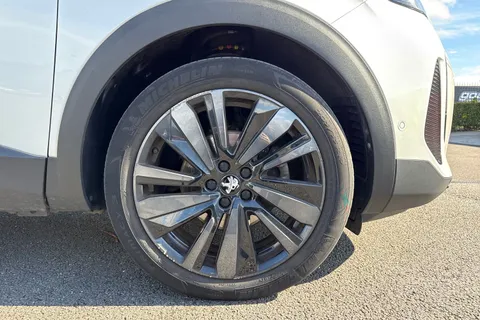 HT71LJE PEUGEOT 3008 1.2 PureTech GT Premium EAT Euro 6 (s/s) 5dr Thumbnail #11