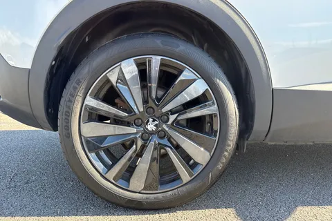 HT71LJE PEUGEOT 3008 1.2 PureTech GT Premium EAT Euro 6 (s/s) 5dr Thumbnail #12