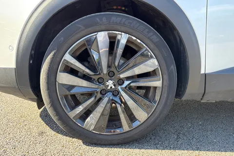 HT71LJE PEUGEOT 3008 1.2 PureTech GT Premium EAT Euro 6 (s/s) 5dr Thumbnail #13