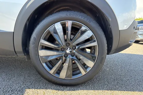 HT71LJE PEUGEOT 3008 1.2 PureTech GT Premium EAT Euro 6 (s/s) 5dr Thumbnail #14