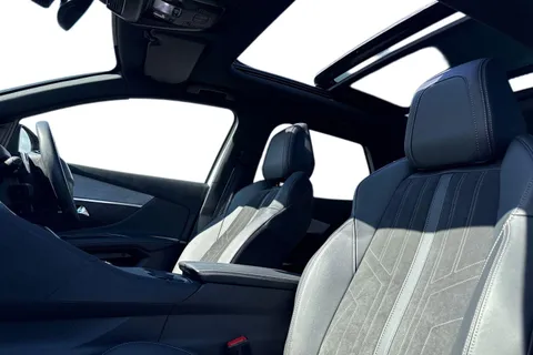 HT71LJE PEUGEOT 3008 1.2 PureTech GT Premium EAT Euro 6 (s/s) 5dr Thumbnail #17