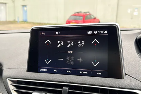 22 of 67 for PEUGEOT 3008 1.5 BlueHDi GT Line EAT Euro 6 (s/s) 5dr