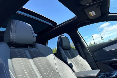 HT71LJE PEUGEOT 3008 1.2 PureTech GT Premium EAT Euro 6 (s/s) 5dr Thumbnail #25