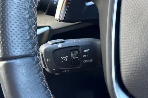 HT71LJE PEUGEOT 3008 1.2 PureTech GT Premium EAT Euro 6 (s/s) 5dr Thumbnail #40