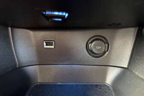 HT71LJE PEUGEOT 3008 1.2 PureTech GT Premium EAT Euro 6 (s/s) 5dr Thumbnail #58