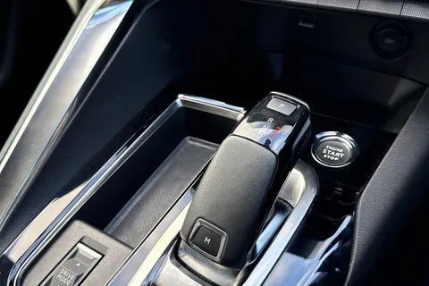 HT71LJE PEUGEOT 3008 1.2 PureTech GT Premium EAT Euro 6 (s/s) 5dr Thumbnail #60