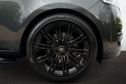 9 of 51 for Land Rover Range Rover 3.0 D300 MHEV Edition SUV 5dr Diesel Auto 4WD Euro 6 (s/s) (300 ps)