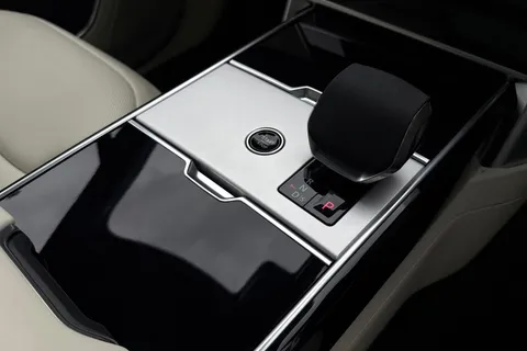 14 of 51 for Land Rover Range Rover 3.0 D300 MHEV Edition SUV 5dr Diesel Auto 4WD Euro 6 (s/s) (300 ps)