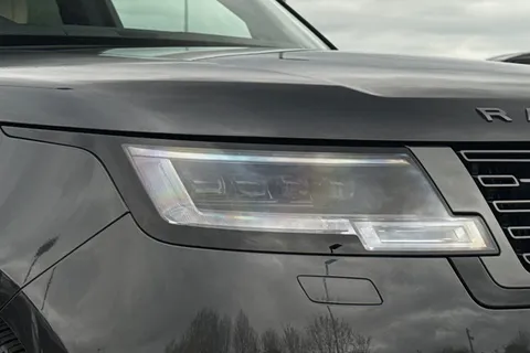 18 of 51 for Land Rover Range Rover 3.0 D300 MHEV Edition SUV 5dr Diesel Auto 4WD Euro 6 (s/s) (300 ps)
