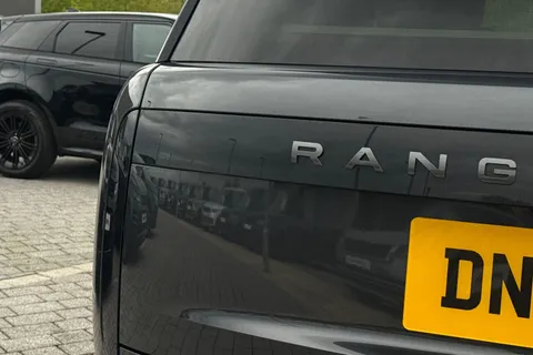 27 of 51 for Land Rover Range Rover 3.0 D300 MHEV Edition SUV 5dr Diesel Auto 4WD Euro 6 (s/s) (300 ps)