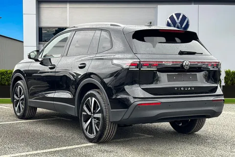  Volkswagen Tiguan 2.0 TDI Match DSG Euro 6 (s/s) 5dr Thumbnail #3