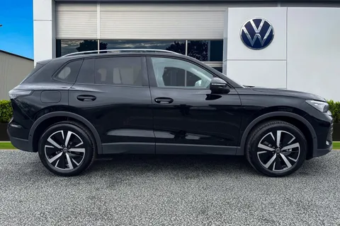  Volkswagen Tiguan 2.0 TDI Match DSG Euro 6 (s/s) 5dr Thumbnail #4