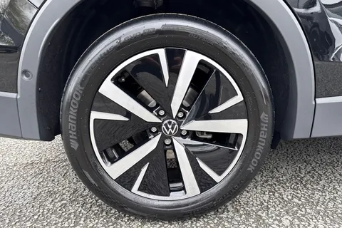  Volkswagen Tiguan 2.0 TDI Match DSG Euro 6 (s/s) 5dr Thumbnail #13