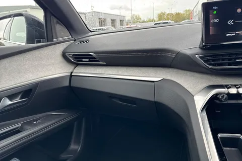 MK72WPN PEUGEOT 3008 1.2 PureTech GT Premium EAT Euro 6 (s/s) 5dr Thumbnail #21