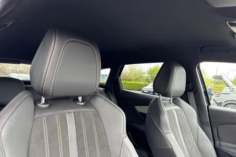 MK72WPN PEUGEOT 3008 1.2 PureTech GT Premium EAT Euro 6 (s/s) 5dr Thumbnail #25