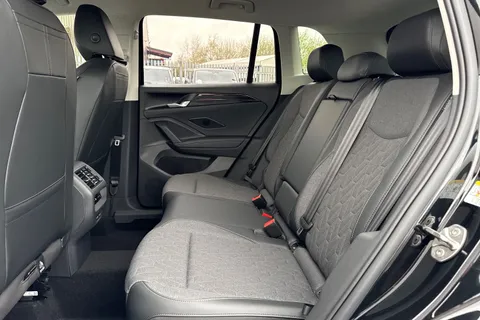  Volkswagen Tiguan 2.0 TDI Match DSG Euro 6 (s/s) 5dr Thumbnail #36