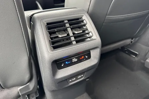  Volkswagen Tiguan 2.0 TDI Match DSG Euro 6 (s/s) 5dr Thumbnail #38