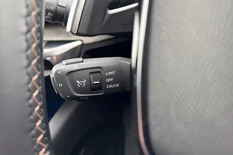 MK72WPN PEUGEOT 3008 1.2 PureTech GT Premium EAT Euro 6 (s/s) 5dr Thumbnail #42