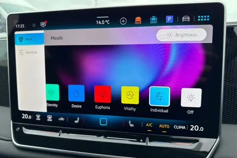  Volkswagen Tiguan 2.0 TDI Match DSG Euro 6 (s/s) 5dr Thumbnail #54