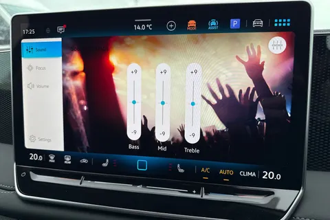  Volkswagen Tiguan 2.0 TDI Match DSG Euro 6 (s/s) 5dr Thumbnail #55