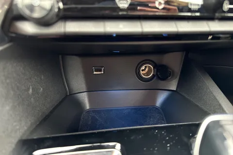 MK72WPN PEUGEOT 3008 1.2 PureTech GT Premium EAT Euro 6 (s/s) 5dr Thumbnail #57