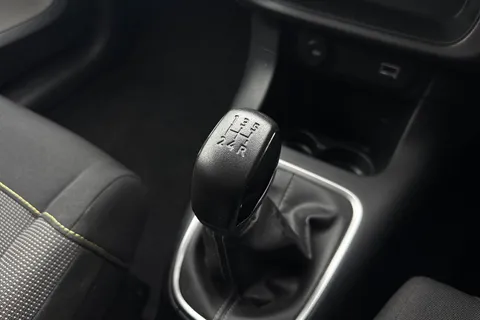 VN74GPU Citroën C3 1.2 PureTech PLUS Euro 6 (s/s) 5dr Thumbnail #21