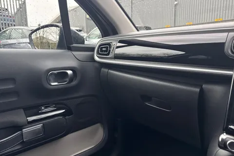 VN74GPU Citroën C3 1.2 PureTech PLUS Euro 6 (s/s) 5dr Thumbnail #36